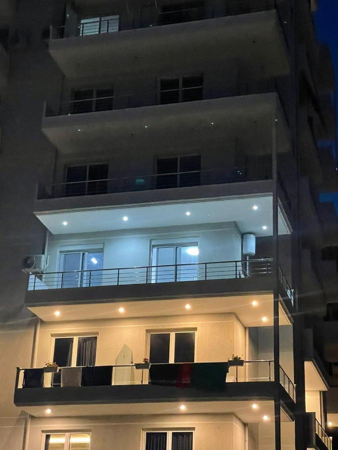 Sea & Sun Apartment Vlorë Esterno foto