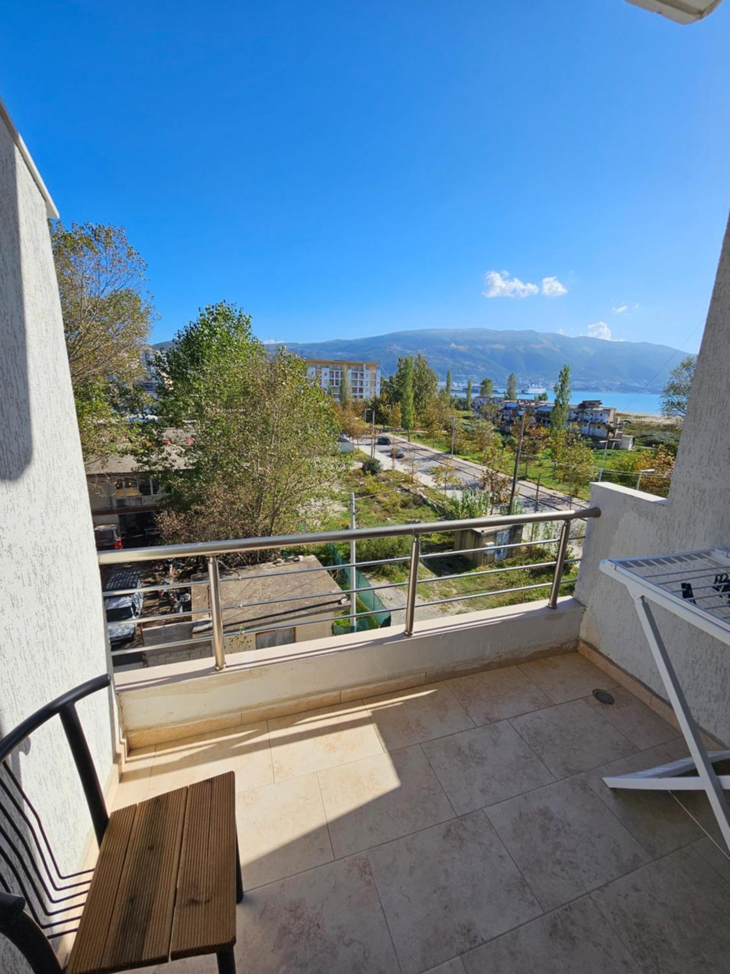 Sea & Sun Apartment Vlorë Esterno foto