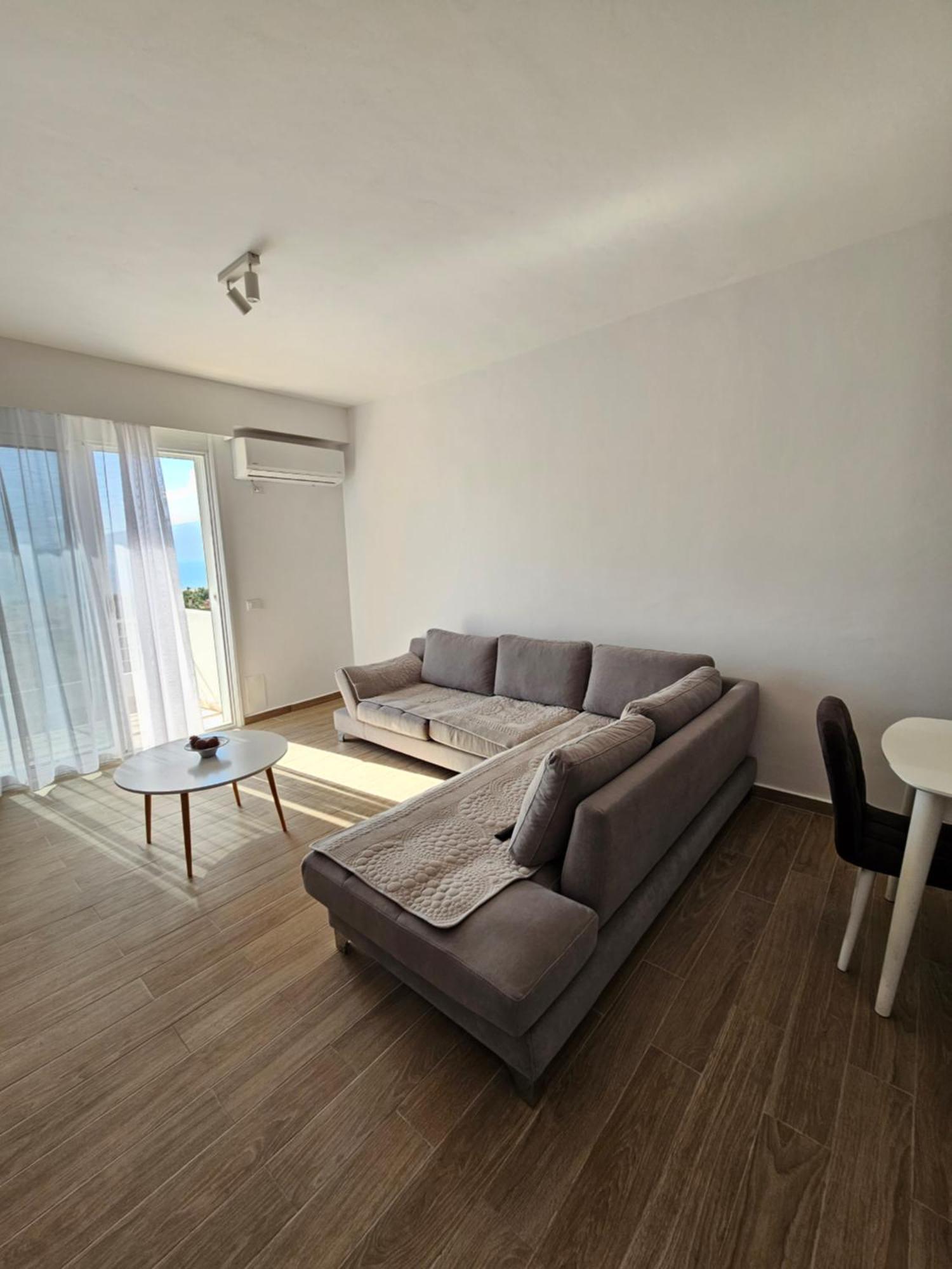 Sea & Sun Apartment Vlorë Esterno foto